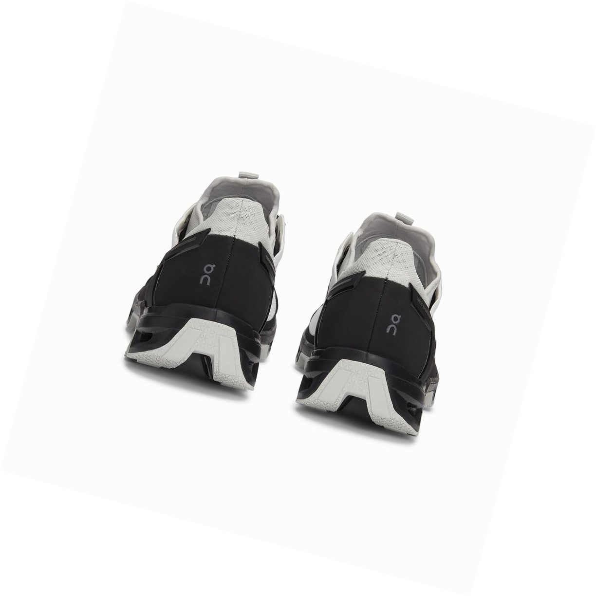 Buty Do Biegania W Terenie Męskie On Cloudventure Peak Białe Czarne | 895263-NMC